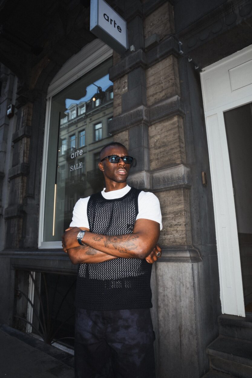 Cedric from Arte with a Cartier Santos Dumont on the wrist