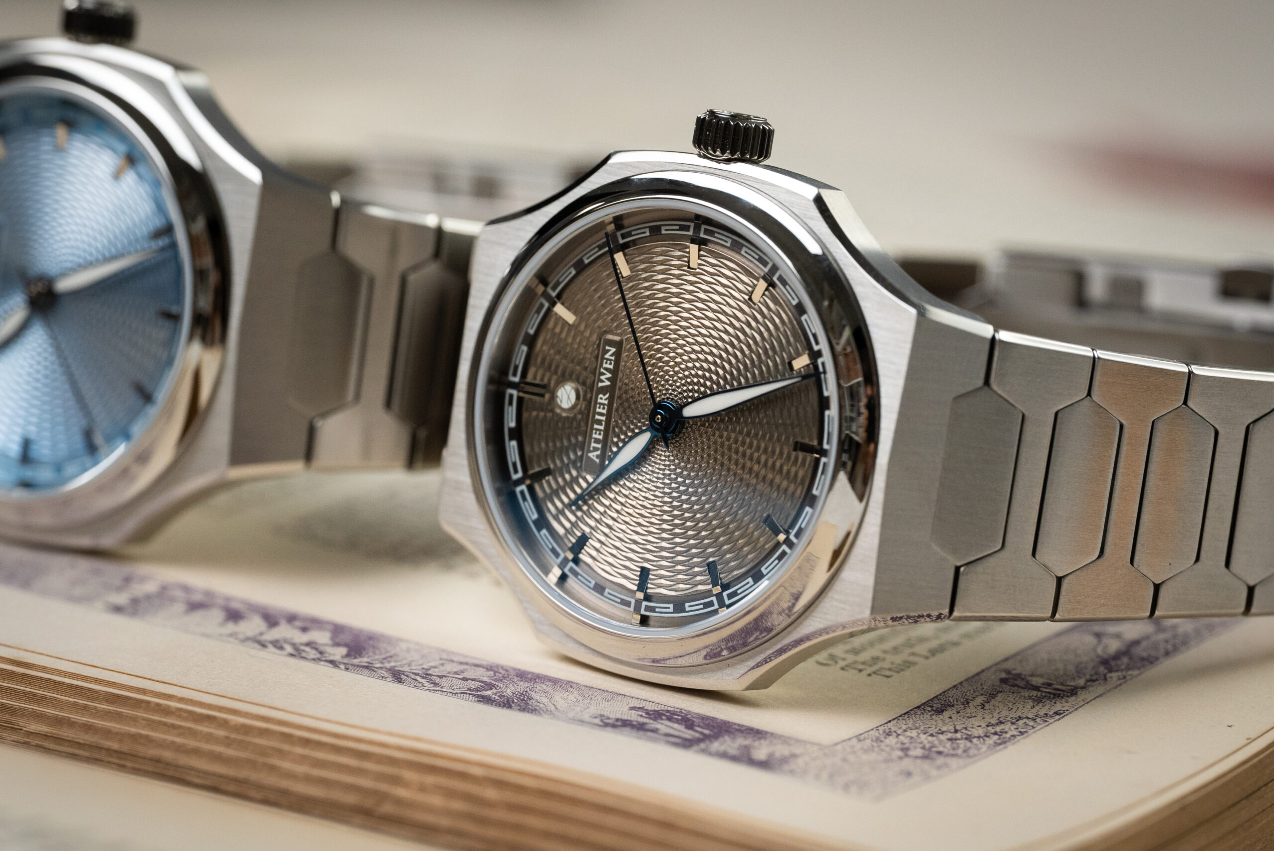Atelier Wen Grey Dial